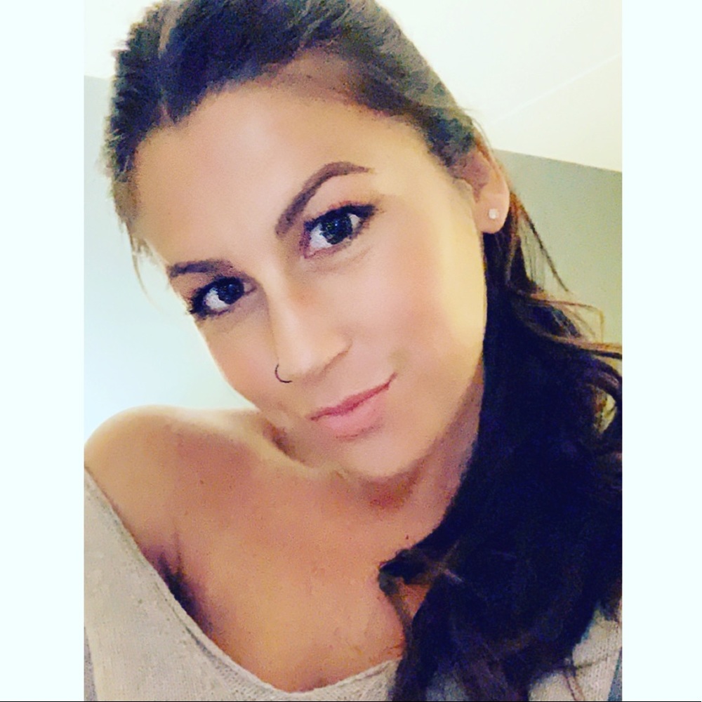 Meet your Posher, Allexis